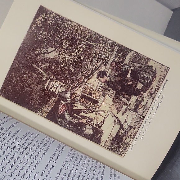 Vtg 1979 Brothers Grimm Fairy Tale Book - Picture 5 of 8